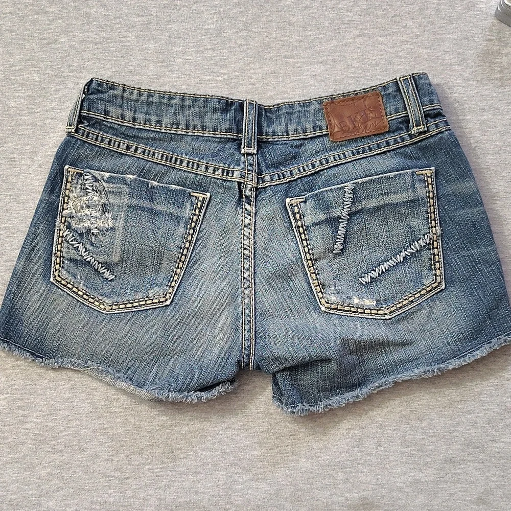 Denim Distressed Women's Shorts BKE BY BUCKLE FRAYED - Picture 9 of 16